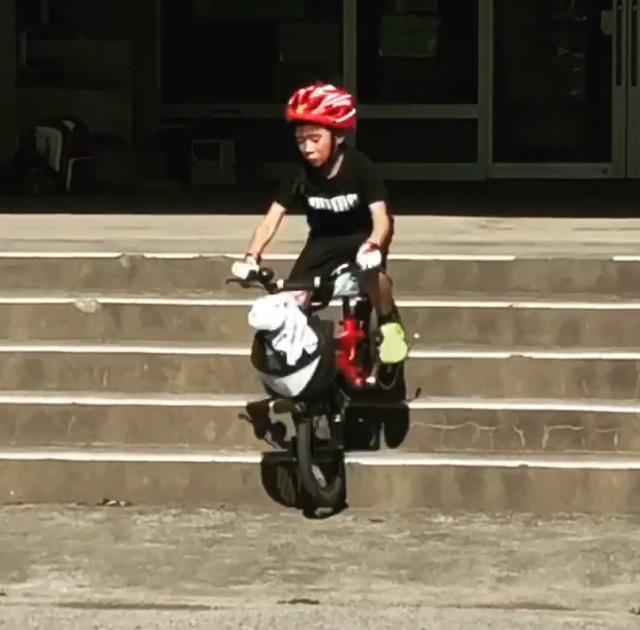 果敢に階段練習を重ねる風景／ミナガワさん（@37ch）提供