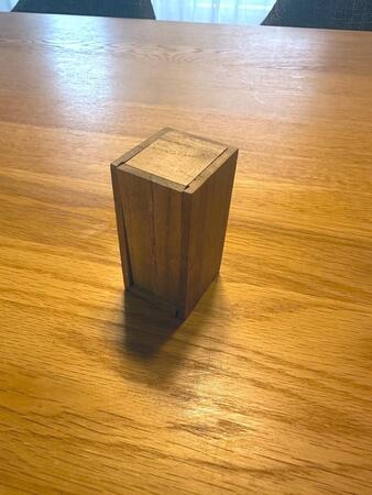 すわ、特級呪物！？祖母の遺品に黒光りする小指サイズの男性器　実は子孫繁栄の象徴……孫「このお守りが代々守ってくれた」