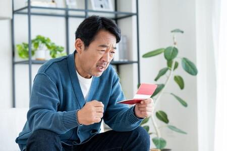 退職金の使い道「生活費で使いすぎた」「放置して目減りした」　あぁ、後悔……やっておけば良かったとことの1位は？