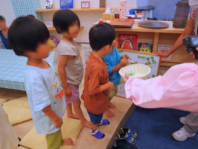 子どもたち自らリボンを取るのも体験のうち