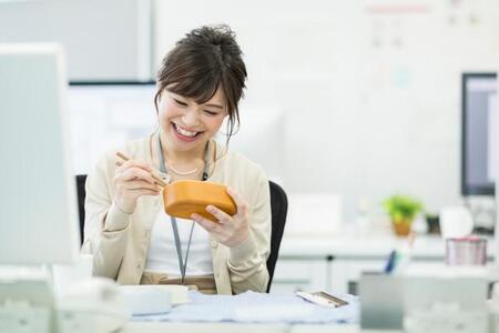 毎日お弁当を作ったら……何円ぐらい節約できる！？　作る理由は「物価高の影響」「栄養バランスが気になった」