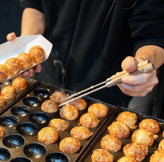 手渡された直後に落としたたこ焼き…作り直してもらえる？　※画像はイメージです（sand555/stock.adobe.com）