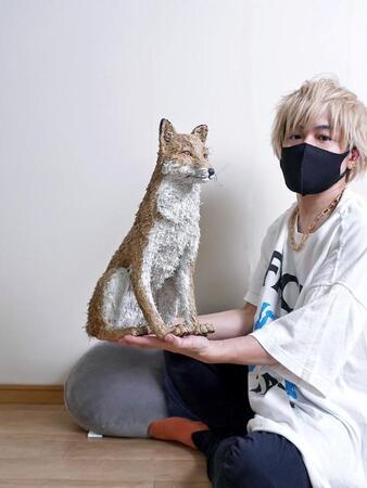 もふもふウサギ♡触るとガサガサ…身近な素材で作った動物「本物そっくり」