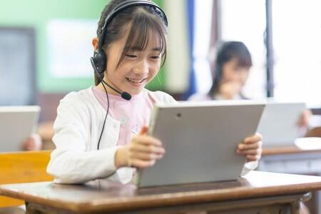 「授業や宿題で動画を見る」7割…学校教育のデジタル化が進む一方で。子どもと保護者の意識差浮き彫りに