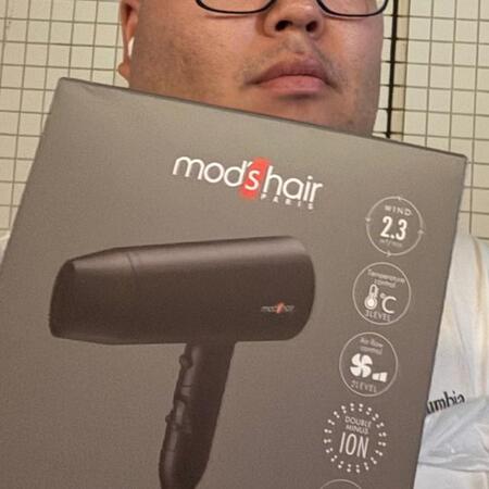 「ドライヤー当たった」男性がくじびきで当てた景品に…思わず店員も大爆笑　「けが無くてよかった」「毛根な事は起きないと良いですね」