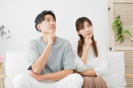結婚への意識が最も高まるのは交際何年目？　結婚に踏み切れない理由の1位は？