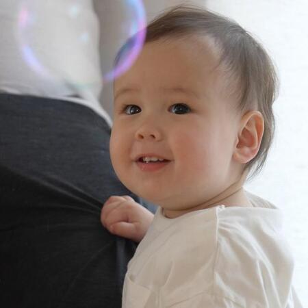 「ふうちゃんおいでー」→まさかのスルー！？　1歳娘とのやり取りを“連絡帳に実況”した父の記録に妻は爆笑「明日もよろしくお願いします」