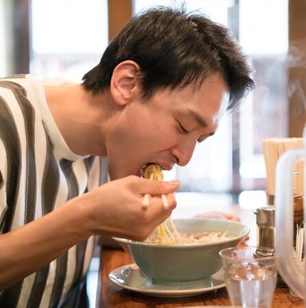 やり手営業マン、新規獲得のごほうびはラーメン 「ラーメン週3回以上で死亡リスク1.5倍」の研究発表に震え上がった【大学教授が解説】