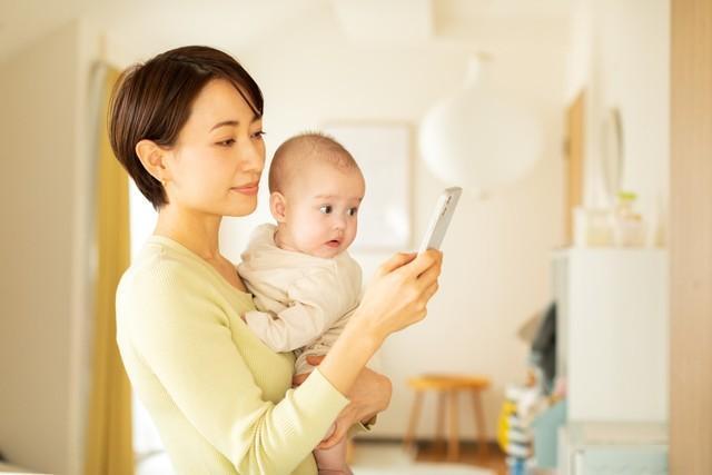 恋愛が孤独の解消と子育ての活力につながる　※画像はイメージです（mirahands/stock.adobe.com）