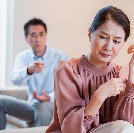 エリート行員が信じて疑わなかった彩り豊かなセカンドライフ 定年退職の翌日から妻の苦痛が始まった【夫婦関係修復カウンセラーが解説】