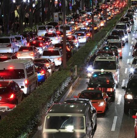 まさかの事故渋滞で4時間経過　※画像はイメージです（Paylessimages/stock.adobe.com）