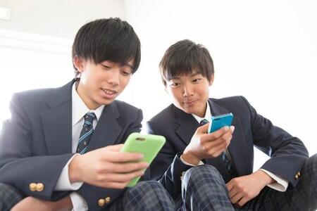 「若者はLINE使わない」は都市伝説！？　目的によってSNSを巧みに使い分けている実態が明らかに