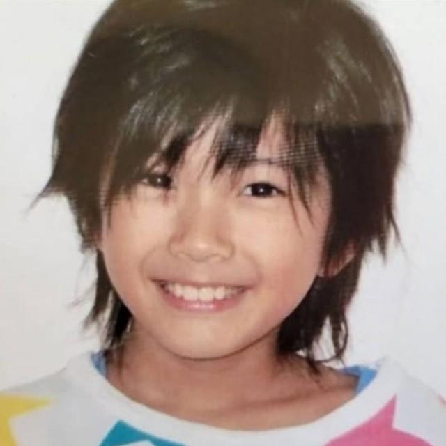 キッズモデルやミュージカルの舞台に出演していた幼少期の一枚。陽気な性格で“人前が好きな子ども”だったという／舛谷さん（@mad_froggy513_2）提供