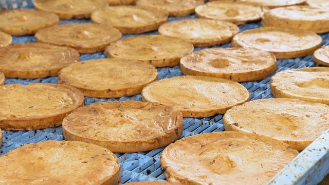 あの「ぽんせん」が1年2か月ぶりに製造再開！（マルサ製菓提供）