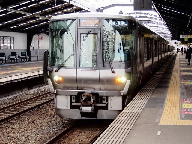 223系0番台もGTO・VVVFからIGBT・VVVFに更新されている