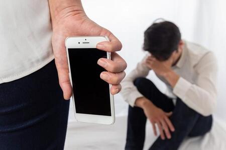 浮気調査で「密会現場の写真や動画」は証拠の決定打にならない!? 依頼者と探偵の認識にギャップが