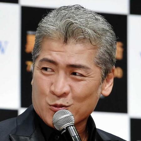 あえて染めないグレイヘアの魅力　お似合いの有名人は？　男性1位は吉川晃司さん