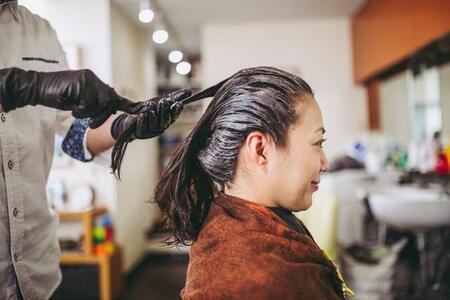 物価高の影響で「自宅での白髪染め」が増加 品質や安心感を求めてサロンとの併用も拡大