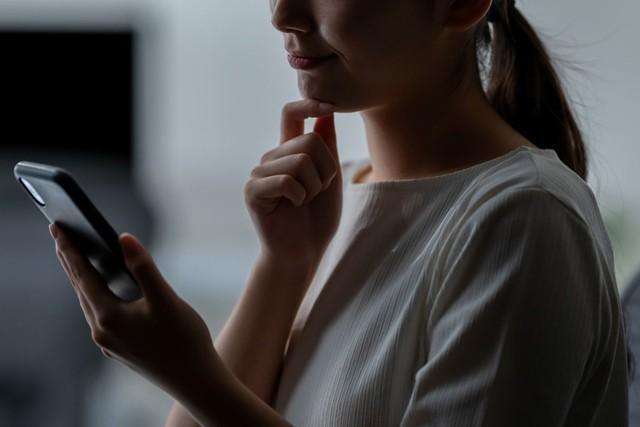 「これって詐欺かも」　※画像はイメージです（naka/stock.adobe.com）