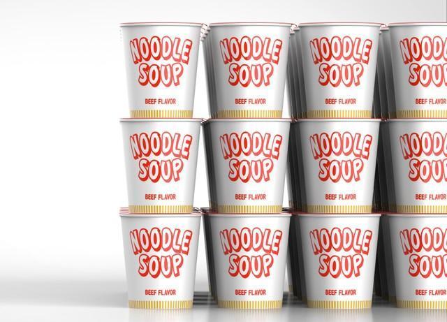 お湯を注ぐだけ、お手軽な食事の定番「カップ麺」※画像はイメージです（nao5970/stock.adobe.com）