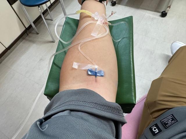 唾石症で唾を飲むのも痛く、ご飯も食べられず病院へ。1カ月後に手術が決まりました（いずれも提供写真）