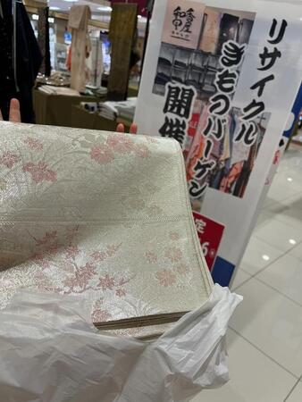 1000円で見つけた帯、実は伝統工芸「佐賀錦」だった! 知らずに洗ってしまったけど…スカートに生まれ変わり「職人さんも喜んでる」の声