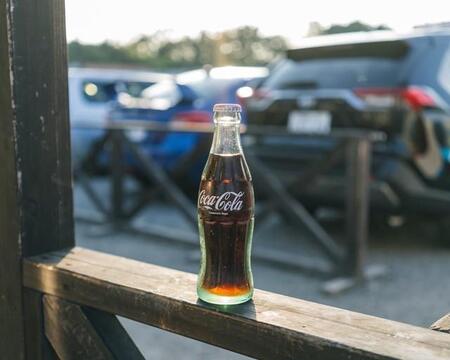 瓶、缶、ペットボトル　一番美味しいコークは？　日本コカ・コーラの担当者に聞いた