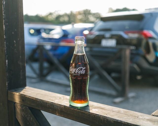 なかなかお目にかかれない瓶詰のコカ・コーラ（池田翔汰さん提供）