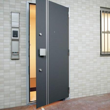 「帰宅したら、同居人の部屋がもぬけの殻に…」残されたのは“ベッドフレーム”だけ 「何があったの?」「居住の痕跡ゼロ」の声