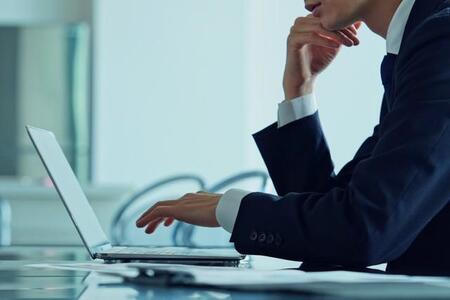 AIはこっそり使う?「生成AIを活用したことで叱責やミスにつながった経験がある」社会人も