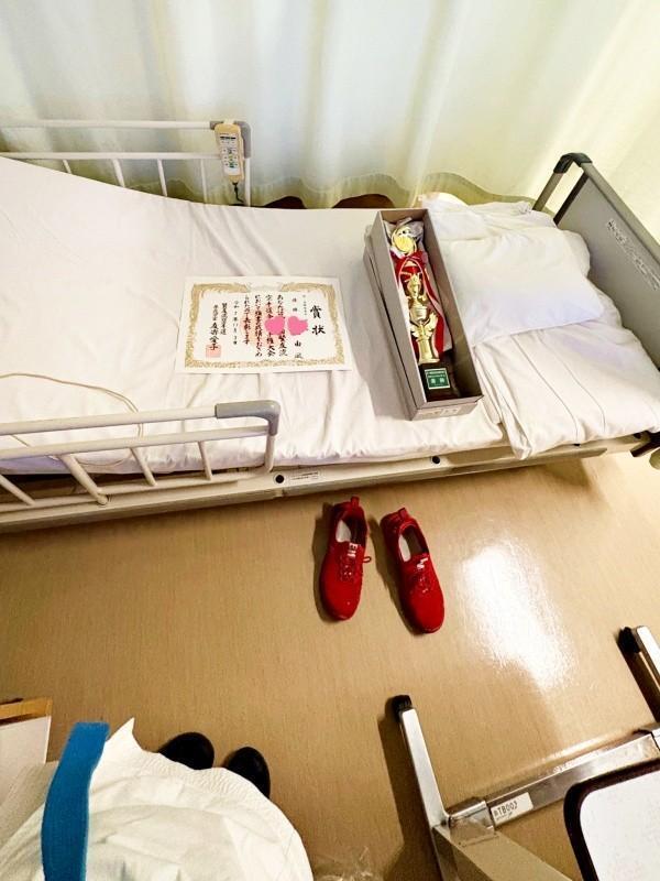 父の病室を訪れ、優勝報告のサプライズ（画像提供：由凪（ユナ）さん）