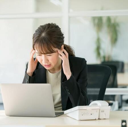 制服だったのに数日後から「オフィスカジュアルで」…急な服装の変更はアリ？【社労士が解説】