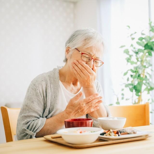 餅よりも喉に詰まる原因になっているのはまさかの『おかゆ』　※画像はイメージです（FineGraphics/photoAC）