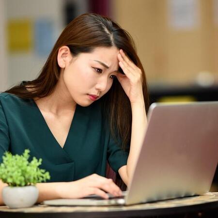 退職してフリーに、子どもは2人……健康保険はどうしよう？　気になる「任意継続」のメリット・デメリットとは【社労士が解説】