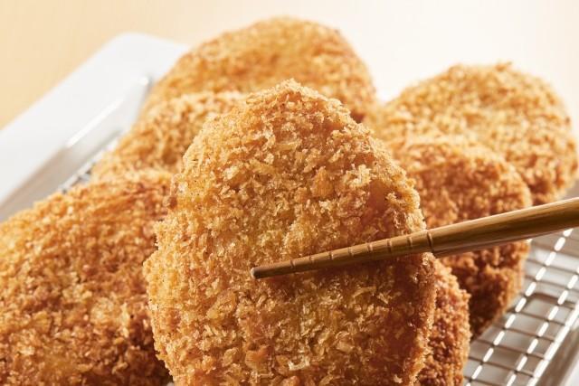 亡き父が書いたコロッケのレシピが話題に（内藤昶さん提供）