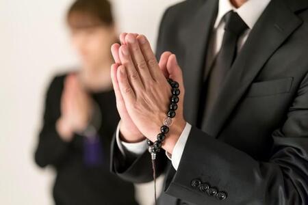 お葬式、知らない間にマナー違反してるかも！？「これだけ押さえて」受付での振る舞い