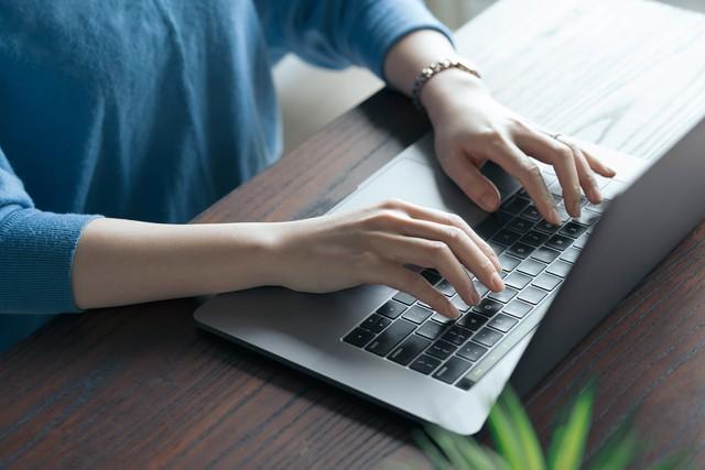 落ち着いて作業したいですね。※画像はイメージです（maru54/stock.adobe.com）