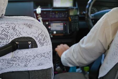 タクシー運転手が、手をあげる高齢女性に抱いた違和感　優しい対話と冷静な判断に「見習いたい」