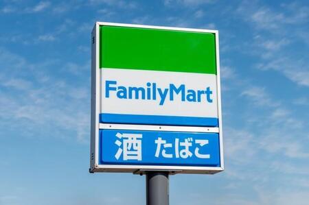 おにぎり3個→2個、おかずも激減…ファミマ「おむすびとおかずセット」（398円）3年での物価高騰を可視化