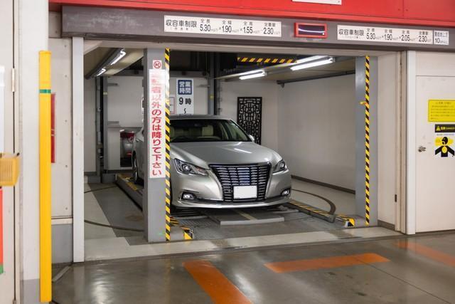 立駐も安心のファミリーカーは？　※画像はイメージです（Peak River/stock.adobe.com）