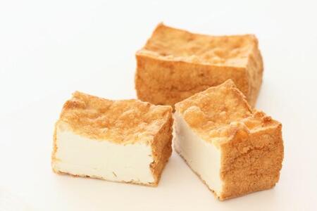 母が冷蔵庫に置いていった「厚揚げ」煮物にしようとしたら…！？「しかたなく、そのまま齧りました」