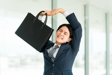 残業時間が最も多い職種は「総合商社の営業」　※画像はイメージです（buritora/stock.adobe.com）