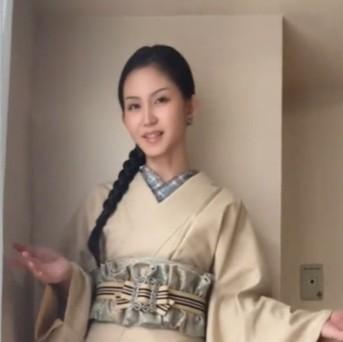 淡いトーンでまとめた着物コーデ／shinobuさん（@shinobukimono）提供