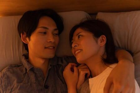 夫婦の営みのタイミングは「週末の夜」が最多　※画像はイメージです（ponta1414/stock.adobe.com）