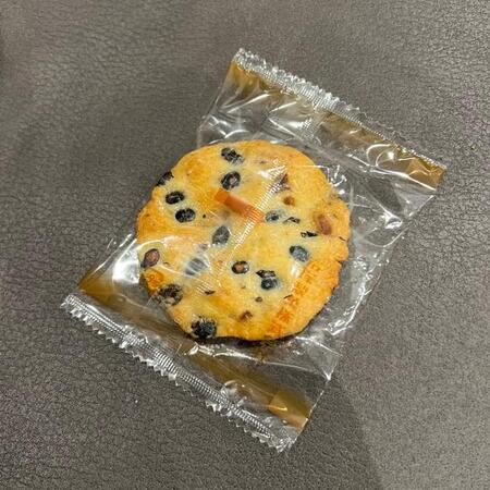 黒豆せんべい食べたフランス人、「Ça alors!」とびっくり仰天 食品への認識差がおもしろい