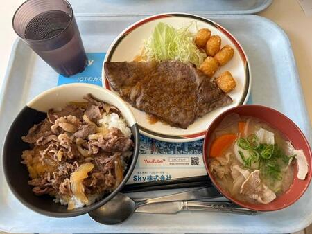 近江牛ステーキ290円、牛丼390円！　難関私大学食の常軌を逸した大判振る舞い　「普段から100円朝食も」