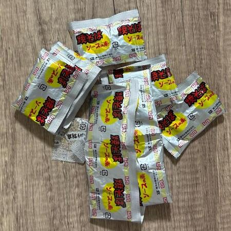 「マルちゃん焼そばの粉」余り問題、SNSの知恵で劇的解決！フライドポテトやポップコーンに