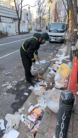 正月「三が日明けの地獄です」…渋谷のゴミに唖然　8年間拾い続ける“リアルヒーロー”が訴える社会の歪み