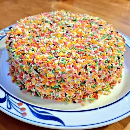 「正月にこれを食べるのが儀式」に大反響　妹が作るケーキに「1年楽しく過ごせそう」「夢と愛が詰まってる」