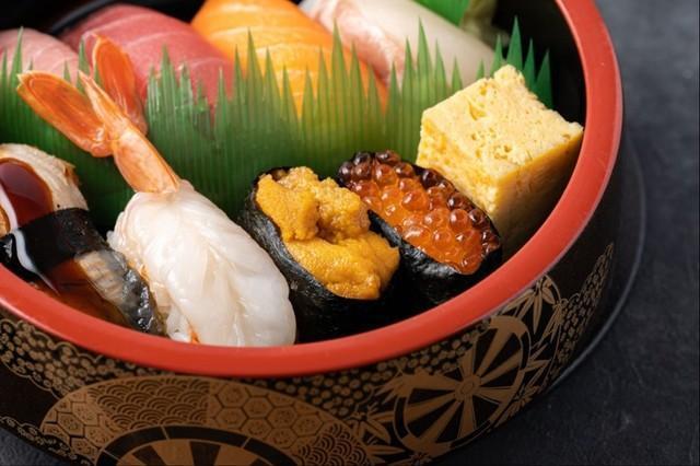 寿司職人が主人公の漫画といえば…王道作品『将太の寿司』が浮かぶ人が多いはず※画像はイメージです（F.masayuki/stock.adobe.com）